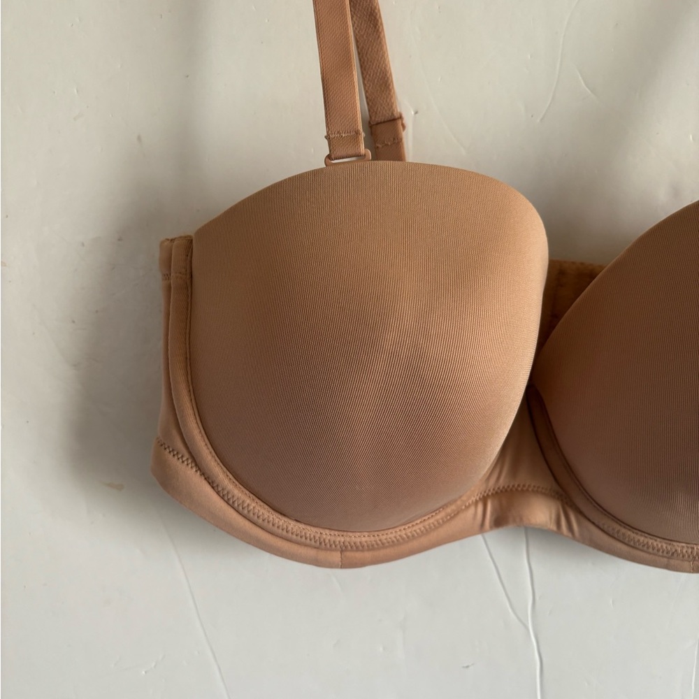 WACOAL 36D Seamless Tan Strapless Bra - Picture 2 of 9